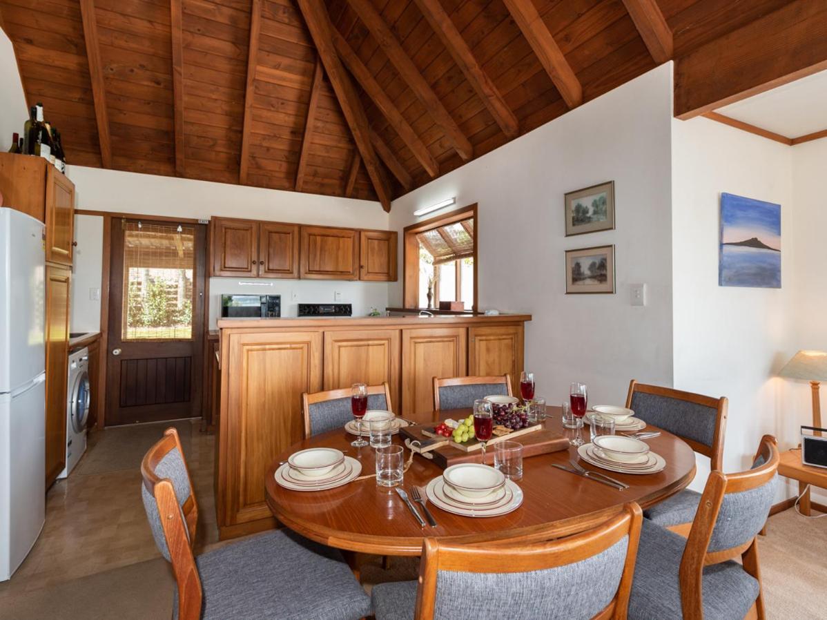 Te Maiki Escape - Russell Holiday Home Buitenkant foto